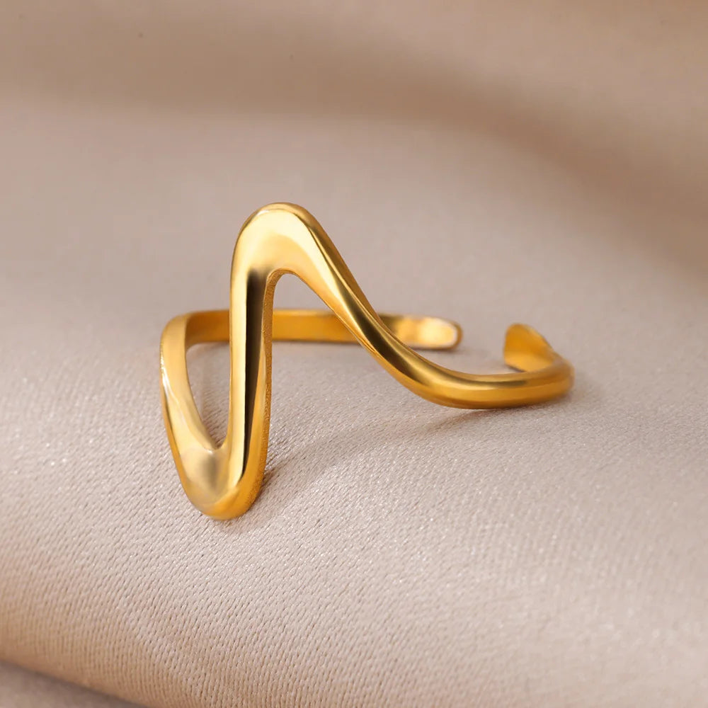 Anillo Ola Dorado - Acero Inoxidable - BellaLuxe